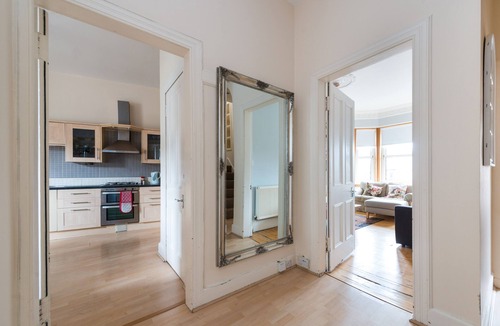 Leith House | Ryehill Gardens Apartment - sleeps up to 14