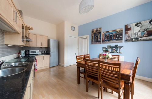 Leith House | Ryehill Gardens Apartment - sleeps up to 14