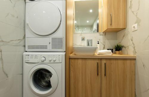 Thessaloniki City Centre Apartment | Salonica forest inn- One