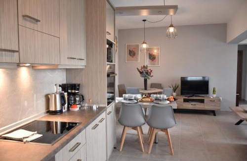 Kamariotissa Apartment | Salt and petals