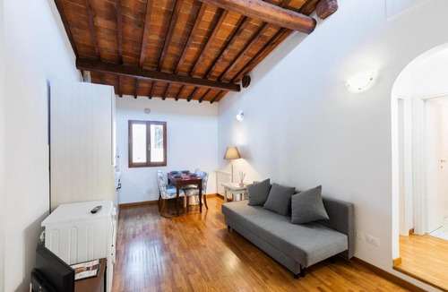 San Lorenzo Apartment | San Lorenzo Central Market View