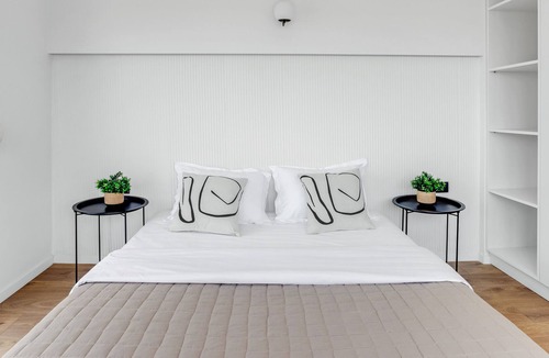 Thessaloniki Apartment | Sanders Arch - Treasured 1-Bdr. Apt. w/ Balcony