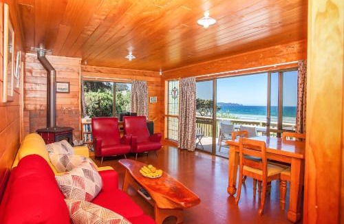Matapouri House | Sandy Bay Beachfront