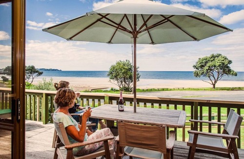 Matapouri House | Sandy Bay Beachfront - Holiday Home