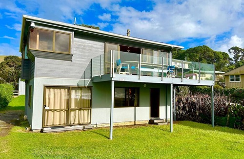 Matapouri House | Sandy Bay Beachfront - Holiday Home