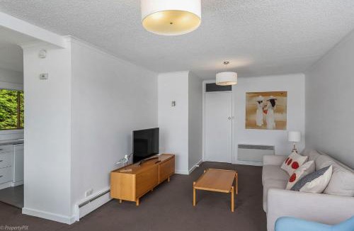 Sandy Bay Apartment | Sandy Bay Waterfront