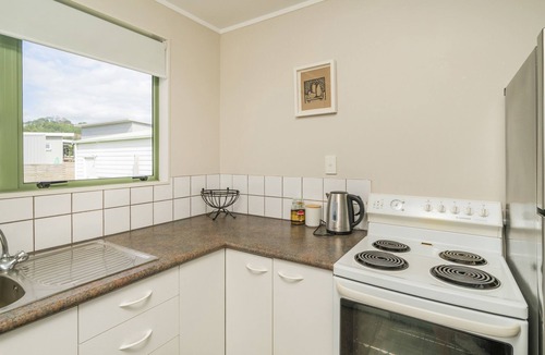 Cooks Beach House | Sandy Feet Retreat - Cooks Beach Holiday Home