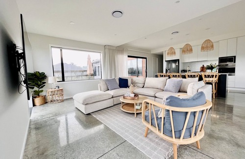 Waihi Beach House | Sandy Palms - Home Away From Home