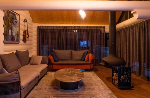 Ulaanbaatar Villa | Sanzai house & hotel