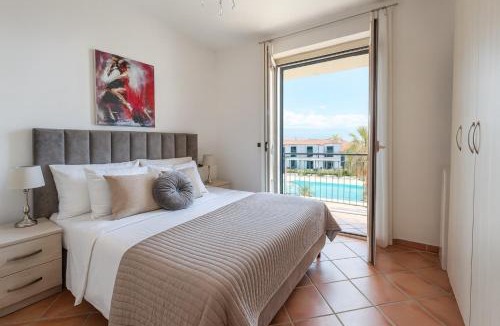 Scalea Apartment | Scalea Apartments & Pool