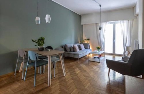 Exarhia House | Scandi-Chic Retreat: 2BR Apt.