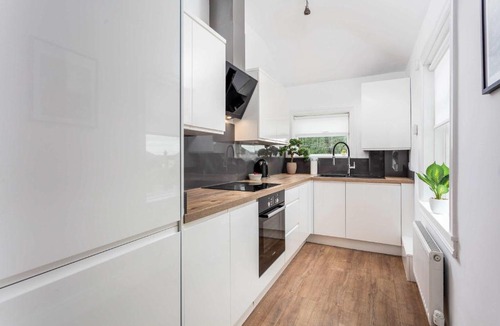 Kilmarnock Apartment | Scott Suite - Donnini Apartments