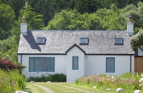 Tarbert Cottage | Scottish coastal cottage with outstanding uninterrupted panoramic sea views