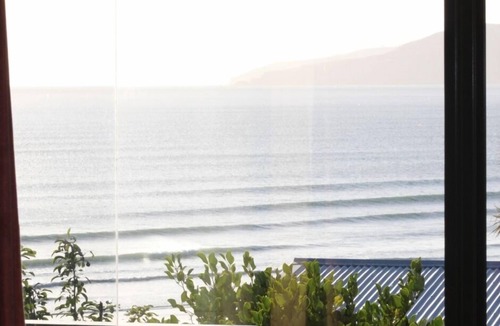Warrington House | Sea & beach views with safe swimming 15 min north of Dunedin.