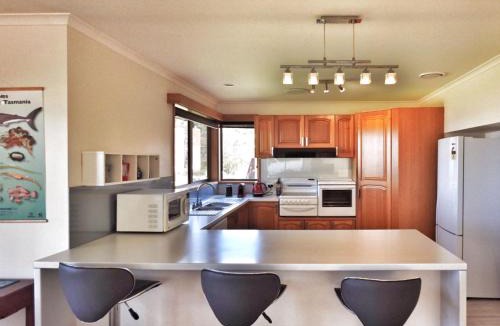Surveyors Bay House | Sea Eagle at Roaring Beach