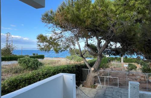 Paralias House | Sea View Beach House near Athens Airport