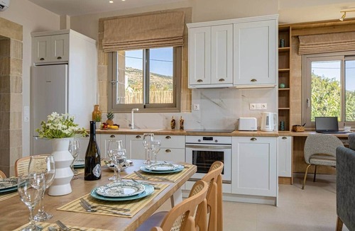 Falassarna Villa | Seafront Villa Thoe, Pool, View & FREE Breakfast