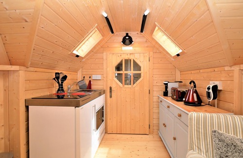 Cairndow Cabin | Seal Point Cabin, peaceful, private, couples retreat, loch edge & pet friendly (1 only)