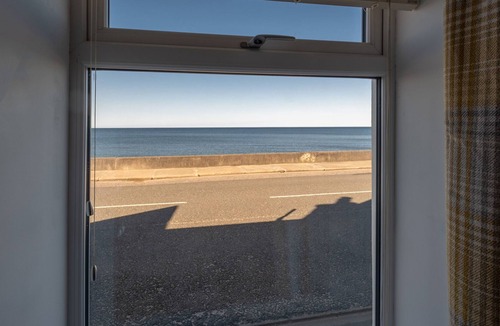 Buckie Cottage | SEAL VIEW, romantic, character holiday cottage in Portgordon