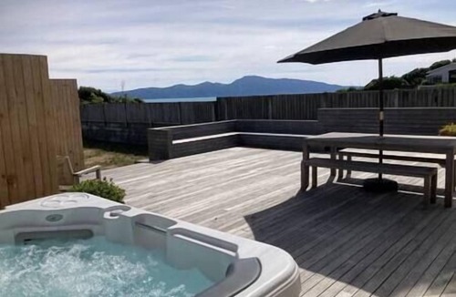Raumati South House | Seascapes Beach House