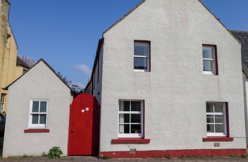 Cromarty Cottage | SEASHELL COTTAGE, family friendly, with open fire in Cromarty