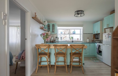Heybridge Apartment | Seaside Escape with Stunning Views