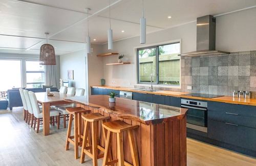 Pukehina House | Seaside Family Escape - bring the pets too!