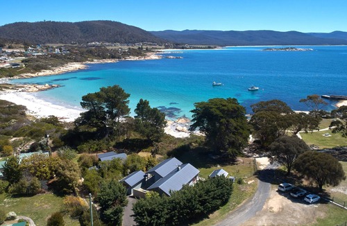 Bicheno House | Seaside House - Beachfront Holiday House