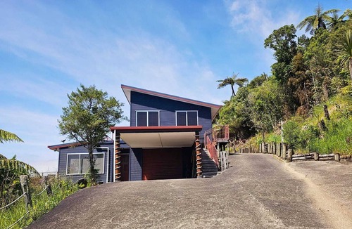 Collingwood Apartment | Seaside Sanctuary: A Secluded Coastal Escape