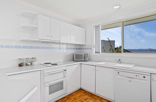 Sandy Bay House | "Seaside Serenity" with views, Sleeps 9, 3 bath.