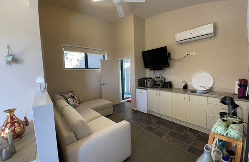 Ohope Apartment | Seaside Studio Apartment with sea view deck