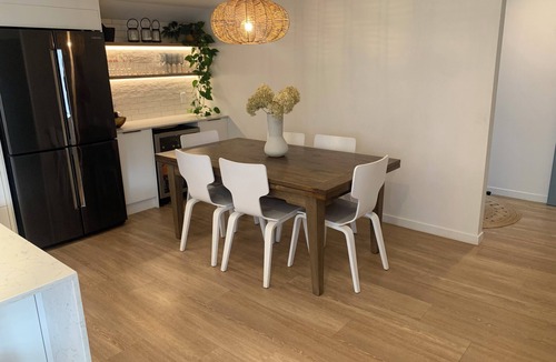 Sumner House | Seaside Sumner Home with outdoor entertaining