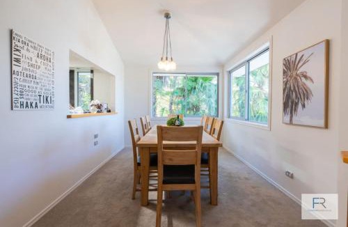 Castor Bay House | Seaview Haven in Castor Bay