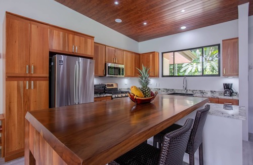 Dominical House | Secluded Luxury Rainforest Villa on the Baru River close to Dominical Beach !