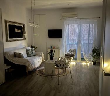 Nikaia-Agios Ioannis Rentis Apartment | Selenity studio(close to two metro stations)