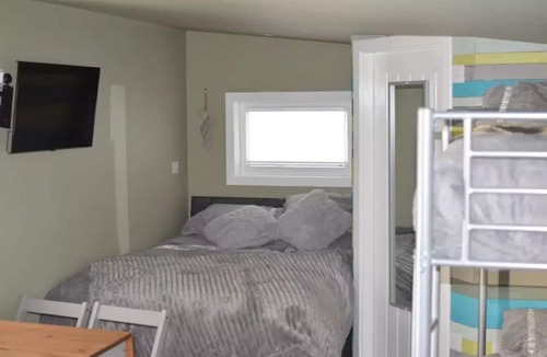 Lybster Cabin | Senga - Cosy Coastal Cabin Sleep 4 + 2 Dogs