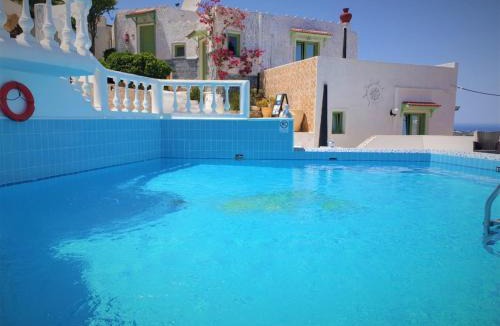 Piskopiano Apartment | Senior Citizen Suite in blue