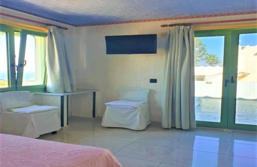 Piskopiano Apartment | Senior Citizen Suite in blue