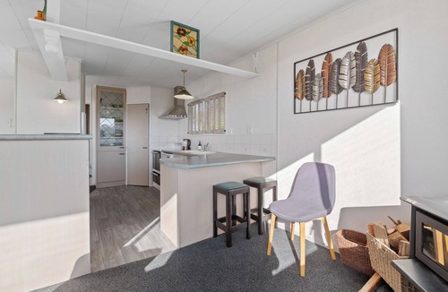 Ngongotaha House | Serenity Lakehouse - Rotorua Holiday Home
