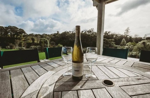 Egmont Village House | Serenity Lodge with River Views