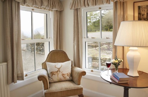 Taynuilt House | Set with breath-taking views of Loch Etive and Glencoe beyond. A track leads straight to the Loch