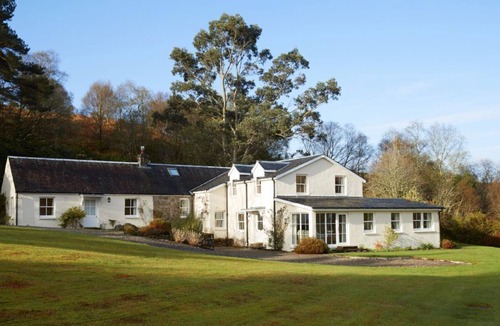 Taynuilt House | Set with breath-taking views of Loch Etive and Glencoe beyond. A track leads straight to the Loch