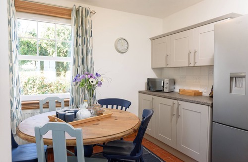 Newton Stewart Cottage | Shell Cottage - a cottage that sleeps 6 guests in 3 bedrooms