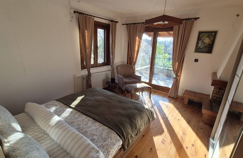 Sile Villa | Şile Villa with Private Pool by the River