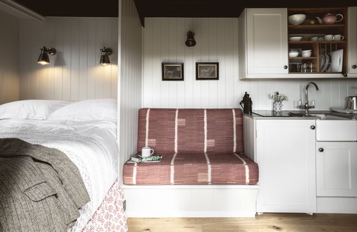 Pitlochry Apartment | Situated in Tulliemet valley on an old shepherd’s hill track, our huts enjoy breathtakingly long vie
