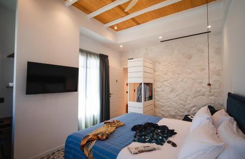 Skyros Town Hotel | Skyron Hotel