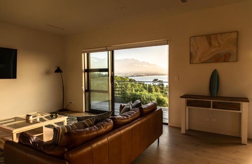 Kaikoura House | Sleek, Elevated Views, Hidden - KK43103