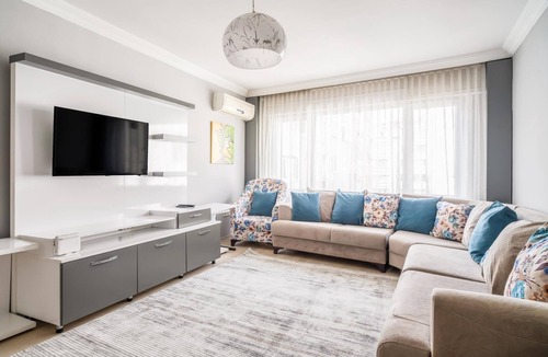 Osmanbey Apartment | Sleek, Luminous Flat 5 min to City’s Nisantasi