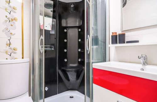 Osmanbey Apartment | Sleek, Luminous Flat 5 min to City’s Nisantasi