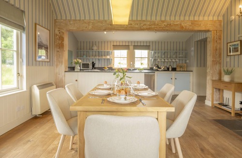 Nethy Bridge Cottage | Sleeps 6 in 1 double bedroom and 2 twin rooms